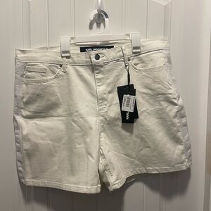 Karl Lagerfeld 
Women’s white denim shorts 
Size 16 
NWT